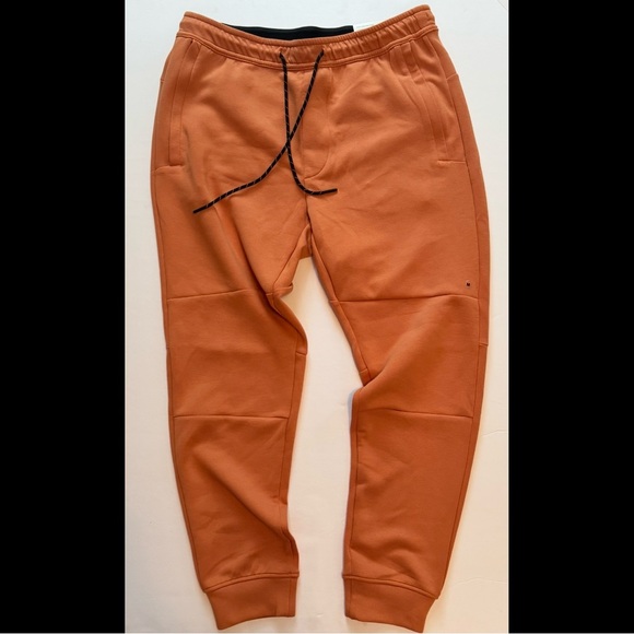 NWT American Eagle Outfitters 24/7 Good Vibes Joggers - Rust, medium - Picture 2 of 5